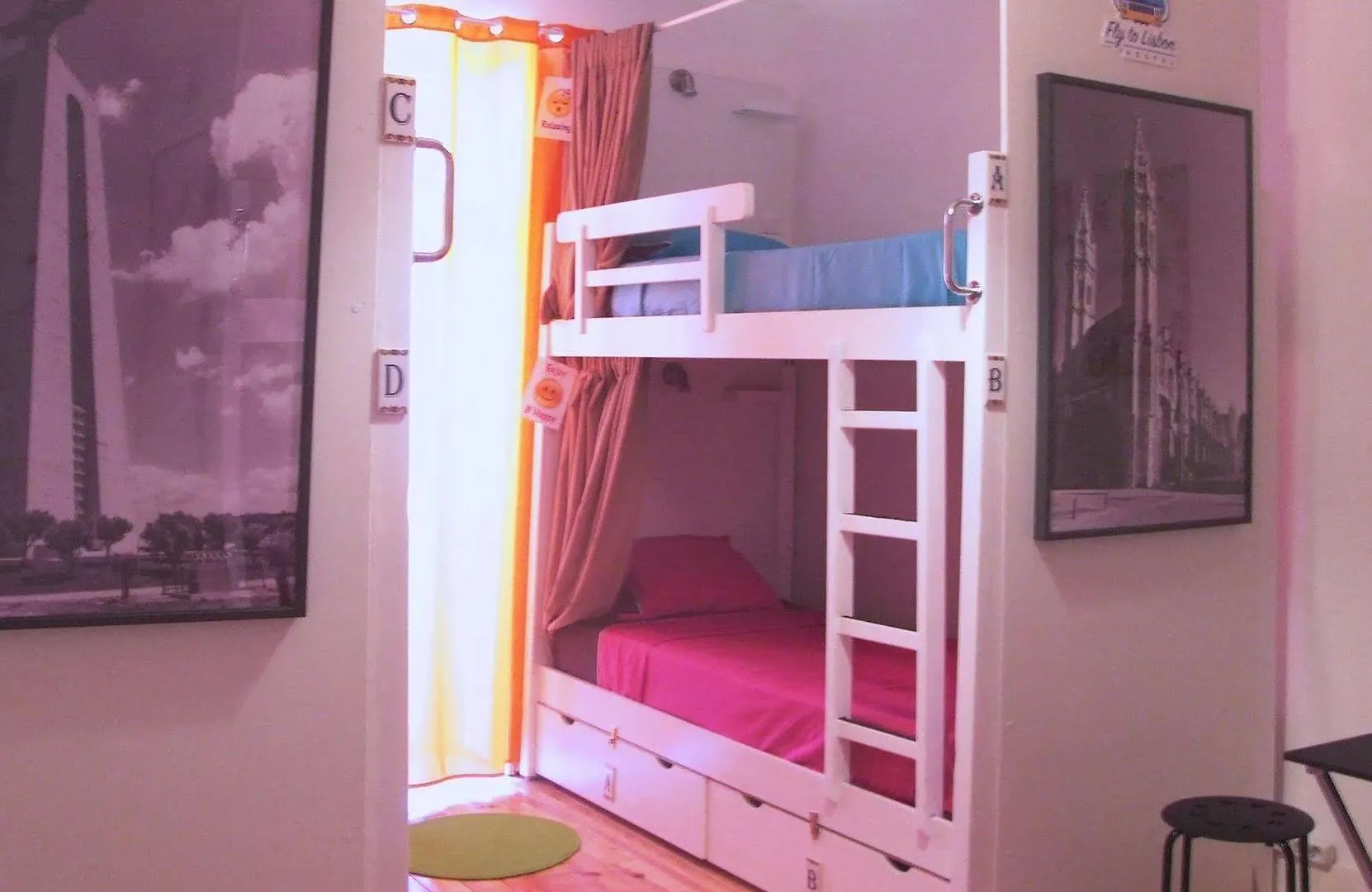 Fly To Lisbon Hostel